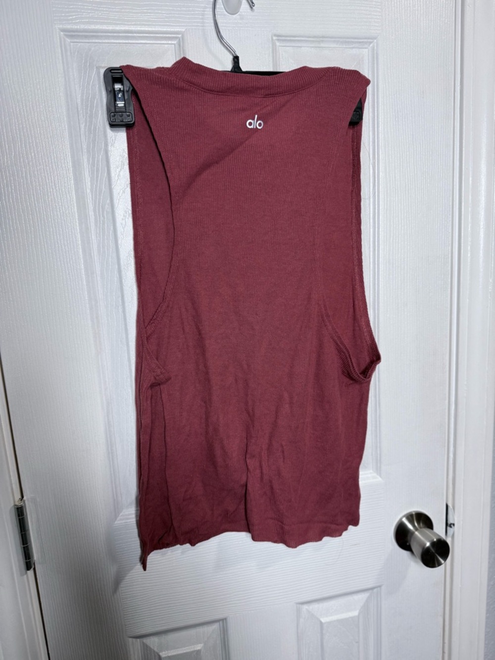 ALO Yoga Ribbed Sleeveless Muscle Tank in Burgundy